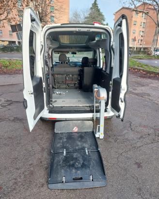 45.000 km!!Fiat DOBLO 1.6 mjt ATTR TRASP HANDYCAP
