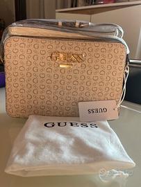 Borsetta tracolla e portafoglio abbinato GUESS