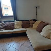 Divano angolare comodissimo (con letto doppio)