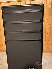 Trolley make-up artist