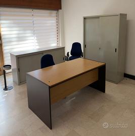 Arredo ufficio completo – Scrivania, armadi metall