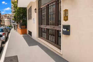 Locale C/2 con finestra, fuori terra 22 mq