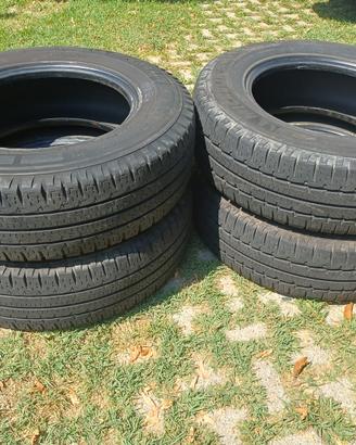 Set 4 Pneumatici per  Michelin Agilis 15 pollici