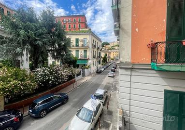 2 LOCALI A NAPOLI