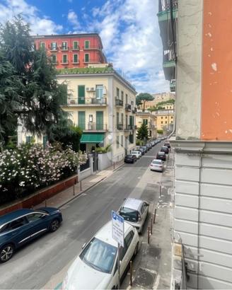 2 LOCALI A NAPOLI