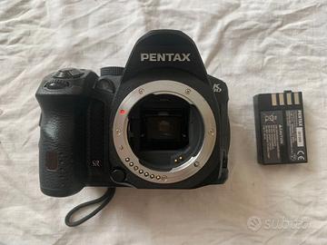 Pentax K30 DSLR + HD Pentax 18-50mm DC WR RE