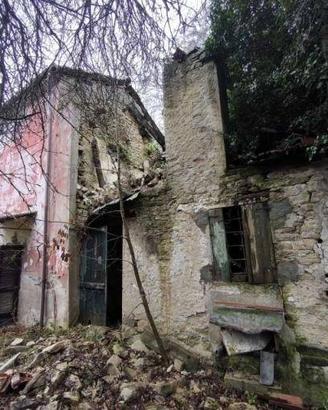 Immobile in asta di 1766 m² con 4 locali a Bistagn