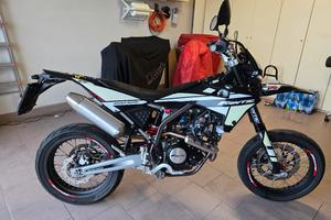 fantic motor  125  motard performance 