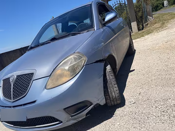 Lancia y