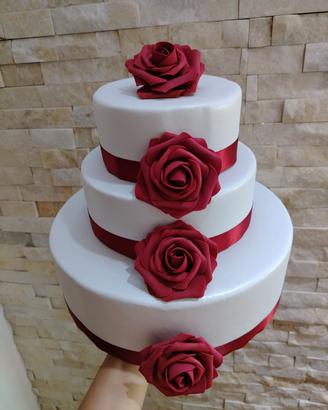 torta scenografica con fiori