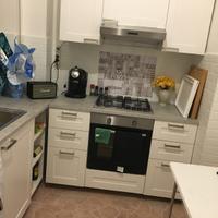 Cucina ikea componibile bianca con elettrodomestic