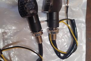 Frecce indicatori di direzione moto, scooter, ape.