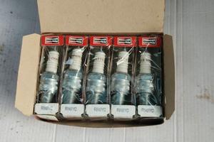 1 pacco con 10 candele nuovissime rn9yc champion