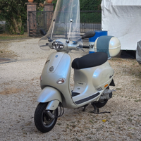 Piaggio Vespa ET4 125