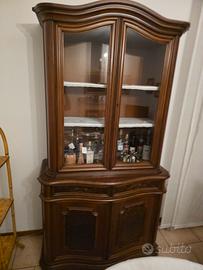 credenza con vetrina 