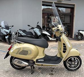 Piaggio Vespa 300 GTS 2021