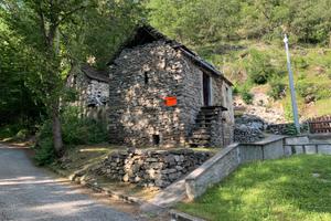 Rudere con terreno a Masera, Lago di Onzo