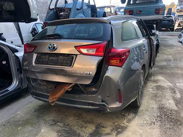 TOYOTA AURIS  MOT  2ZR FXE 1798  KW 73 IBRIDO 2013