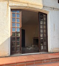Porta battente interna esterna