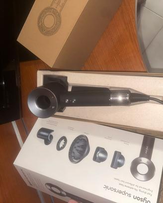 Dyson Supersonic Nero - Accessori e Scatola