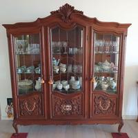 Vetrinetta in legno massello con vetri decorati