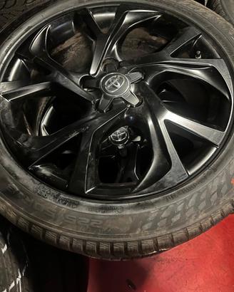 Toyota gomme neve 3P 225/5 R18 4 + cerchi in lega