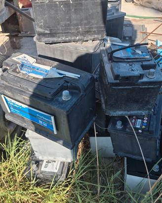 Batterie esauste automobili