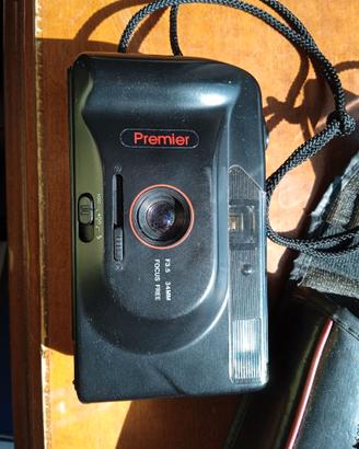 Macchina fotografica Premier Pc-640 con custodia.