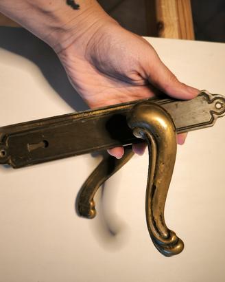 maniglie antiche per porte