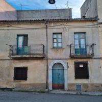 Ampio immobile su San Lorenzo del Vallo