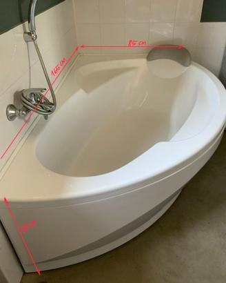 Particolare vasca da bagno.