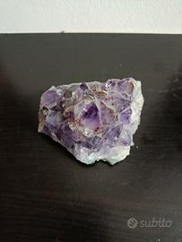 Ametista pietra di Buone dimensioni 