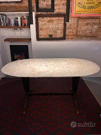 Tavolo ovale in marmo