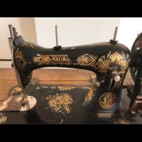 Macchina da cucire Naumann antica