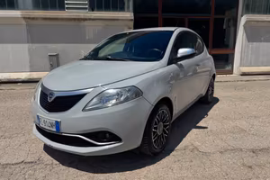 Lancia Ypsilon 1.2 69 CV 5 porte GPL Ecochic Gold