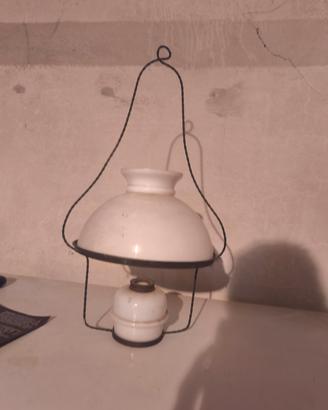 lampada a petrolio antica