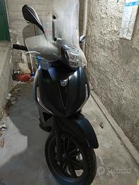 Beverly 400 s nero tempesta 