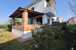 VILLA SINGOLA A GIUGLIANO IN CAMPANIA