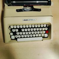 macchina da scrivere olivetti