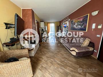 Caronno Pertusella - villa schiera di testa