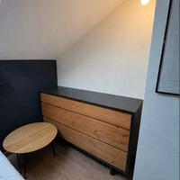 Cassettiera in rovere con top antracite