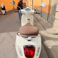 Vespa Primavera 125