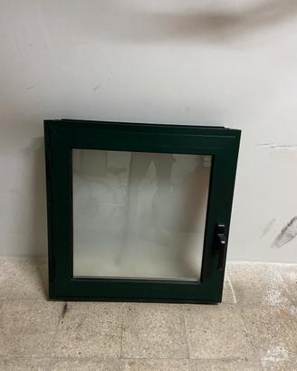 Finestra con vetro camera satinato