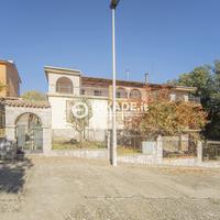 Quadrilocale con cortile carrabile, garage e canti