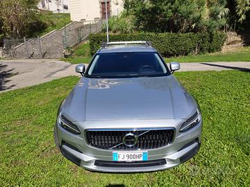 Volvo V90 Cross Country Manuale