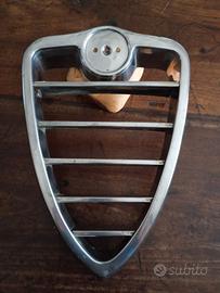 Scudo Alfa Romeo osso di seppia