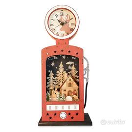 Pompa di benzina retrò con paesaggio Natalizio