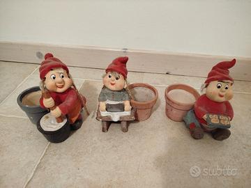 Simpatici porta vasetti in terracotta