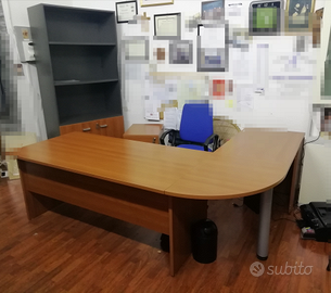 Scrivania + libreria + cassettiera da ufficio