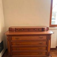 Comò classico in legno intarsiato con alzatina